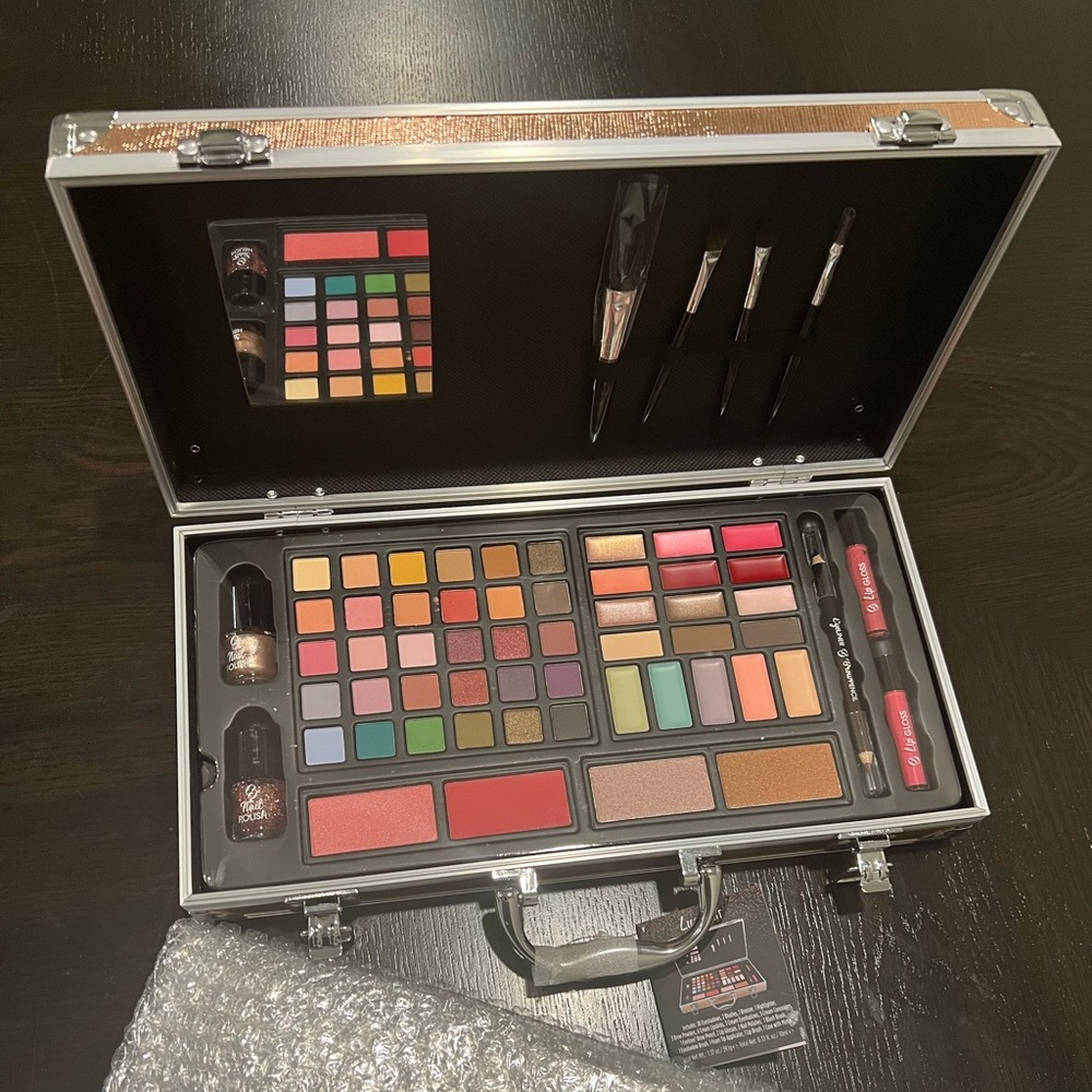 Giordano Colors 60pc Cosmetic Beauty Case